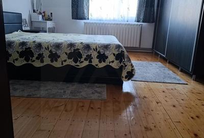 Casă cu 3 camere cu Teren 200 Mp în Central - 2