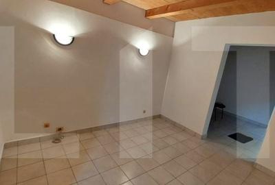 Casă cu 7 camere semidecomandat cu Teren 1500 Mp în Grădiște - 16