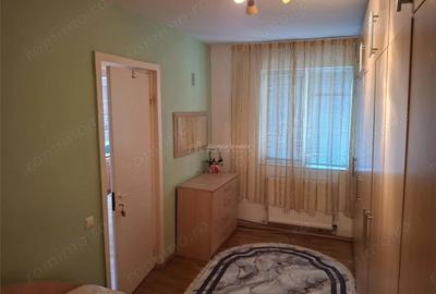 Apartament cu 3 camere semidecomandat în Micro II - 8