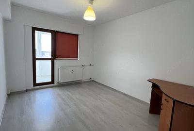 Apartament cu 3 camere decomandat în Morarilor