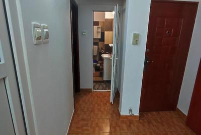 Apartament cu 3 camere semidecomandat în Rahova - 11
