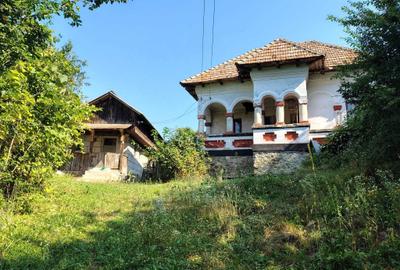 Casă cu 4 camere în Stroești