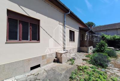 Spațiu comercial, de 85 mp, în Boul Roșu