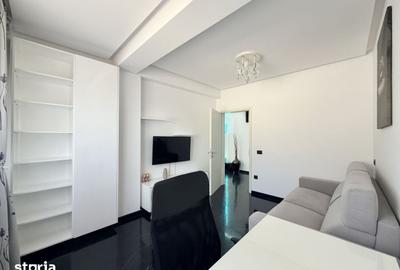 Apartament cu 3 camere semidecomandat în Rahova