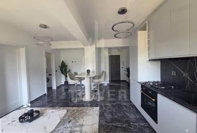 Apartament cu 3 camere decomandat, mobilat în Turnișor