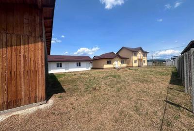 Casă cu 4 camere în Drăgoeni