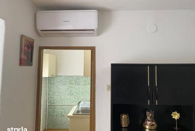 Garsonieră decomandată în Calea București
