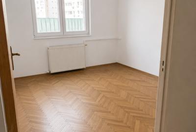 Apartament cu 3 camere decomandat în Dristor