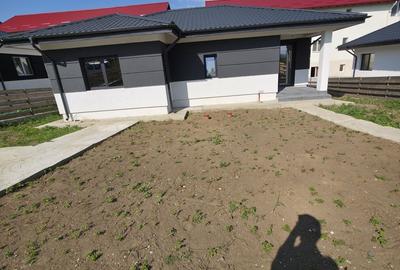Casă cu 3 camere cu Teren 500 Mp în Horpaz