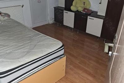 Apartament cu 3 camere nedecomandat în Central - 1
