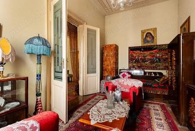 Casă cu 6 camere cu Teren 600 Mp în Ultracentral