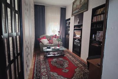 Casă cu 3 camere cu Teren 350 Mp în Central - 2