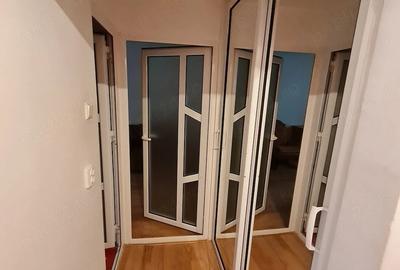 Apartament cu 3 camere decomandat în Crihala