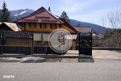Casă cu 4 camere cu Teren 242 Mp în Central