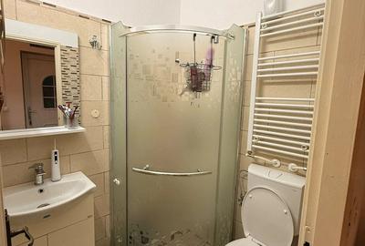 Garsonieră decomandată în Central