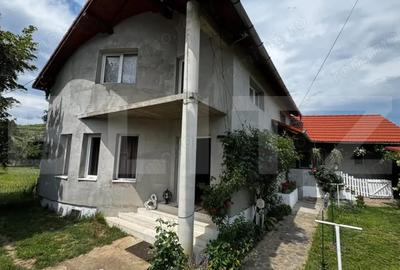Casă cu 4 camere cu Teren 1144 Mp în Șard - 1