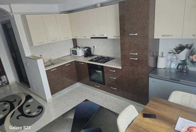 Apartament cu 3 camere nedecomandat în Central