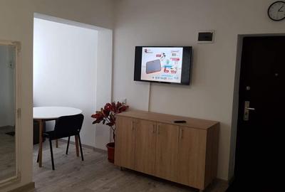Garsonieră decomandată în Central
