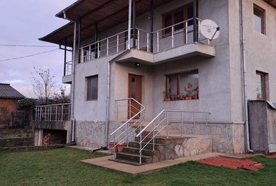 Casă cu 4 camere în Aluniș - 4