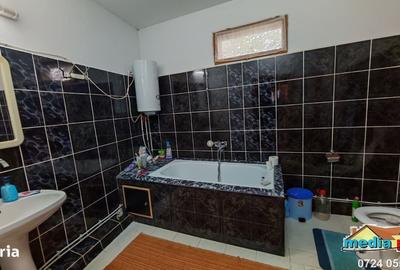 Casă cu 4 camere în Foltești
