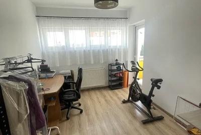 Apartament cu 3 camere decomandat în Central - 1