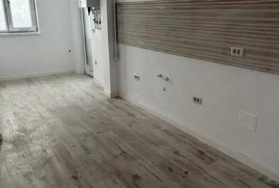 Apartament cu 3 camere decomandat în Central - 1