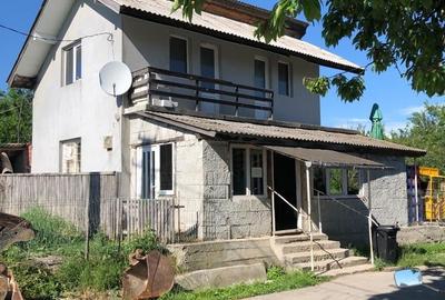 Casă în Ciceu-Corabia