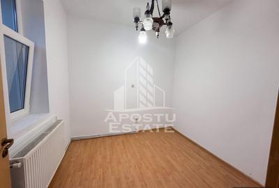 Apartament cu 3 camere decomandat în Mehala