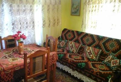 Casă cu Teren 1400 Mp în Fântânele