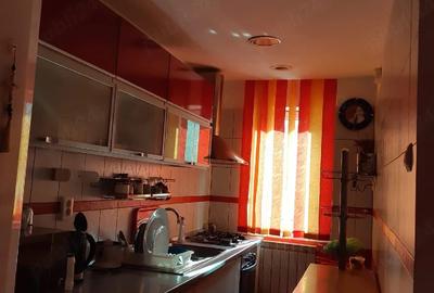 Apartament cu 4 camere semidecomandat în Central - 2