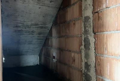 Casă cu 5 camere cu Teren 360 Mp în Giarmata
