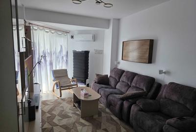 Apartament cu 3 camere semidecomandat, mobilat în Sebastian