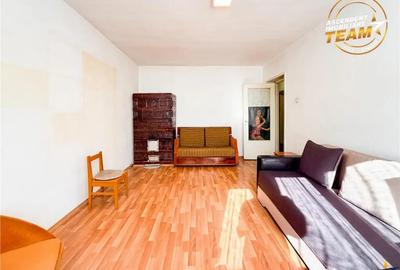 Apartament cu 3 camere decomandat în Malnaș