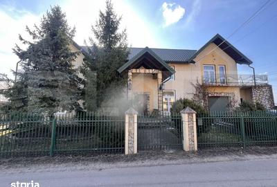 Casă cu 4 camere cu Teren 630 Mp în Ipotești