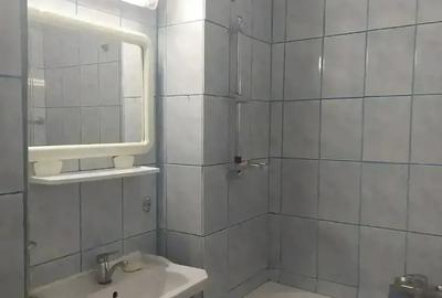 Garsonieră decomandată în Rogerius