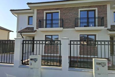 Casă cu 4 camere în Dumbrăvița