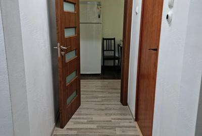 Garsonieră decomandată în Titan
