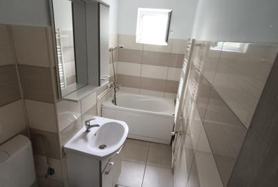 Apartament cu 3 camere semidecomandat în Tomis Nord - 11