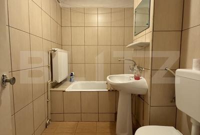 Apartament cu 3 camere decomandat în Micro 17