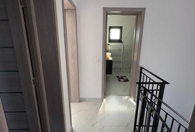 Casă cu 4 camere cu Teren 448 Mp în Bănești - 12