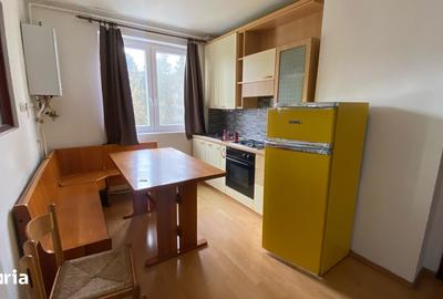 Apartament cu 3 camere semidecomandat în Gheorgheni