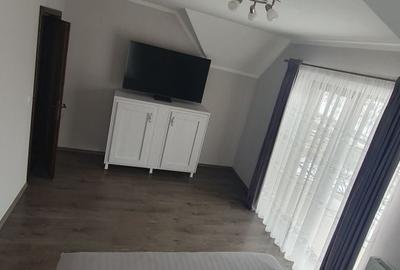 Casă cu 4 camere în Exterior Vest