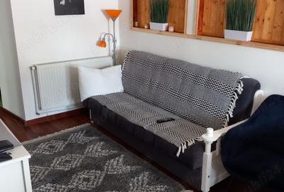 Apartament cu 3 camere semidecomandat în Central