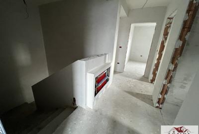 Casă individuală cu 4 camere cu Canalizare în Est - 6
