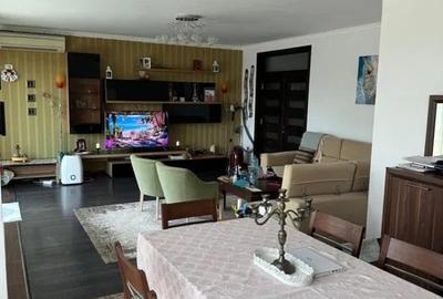 Apartament cu 3 camere decomandat în Sat Vacanță - 2