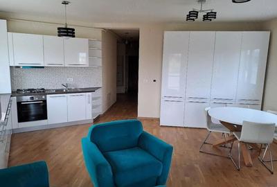 Apartament cu 3 camere semidecomandat, mobilat în Aradului