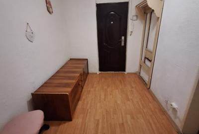 Apartament cu 2 camere decomandat în Titan