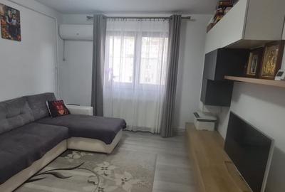 Apartament cu 3 camere decomandat, mobilat în Tractorul - 1