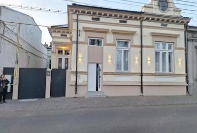 Casă cu 4 camere în Central - 9