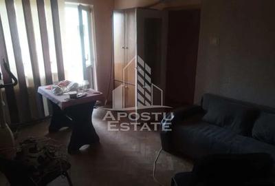 Apartament cu 4 camere semidecomandat în Dâmbovița